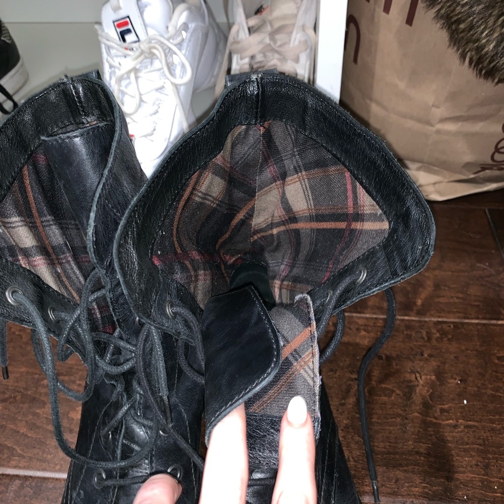 Combat boots